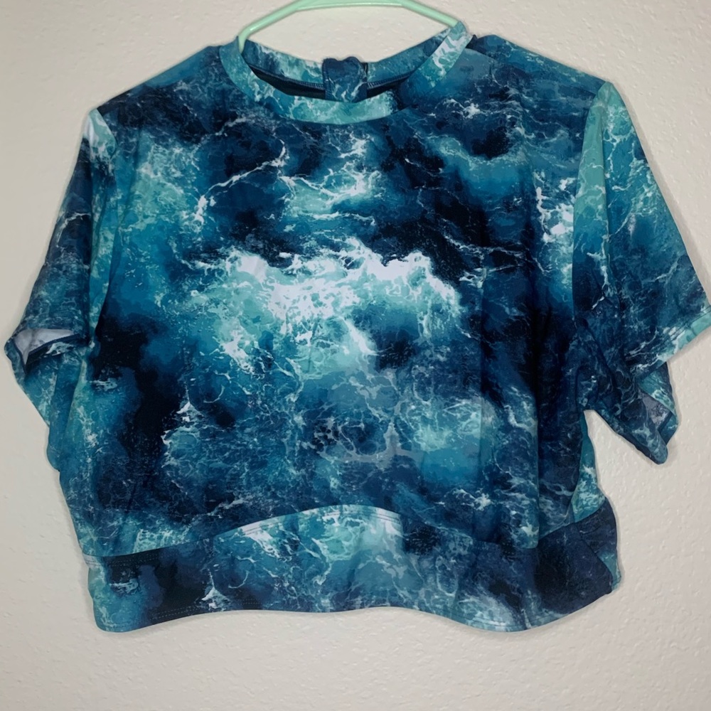 Ocean waves print high collar swim top